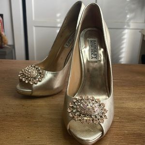 BADGLEY MISCHKA Rose Gold Embellished Peep Toe Pump